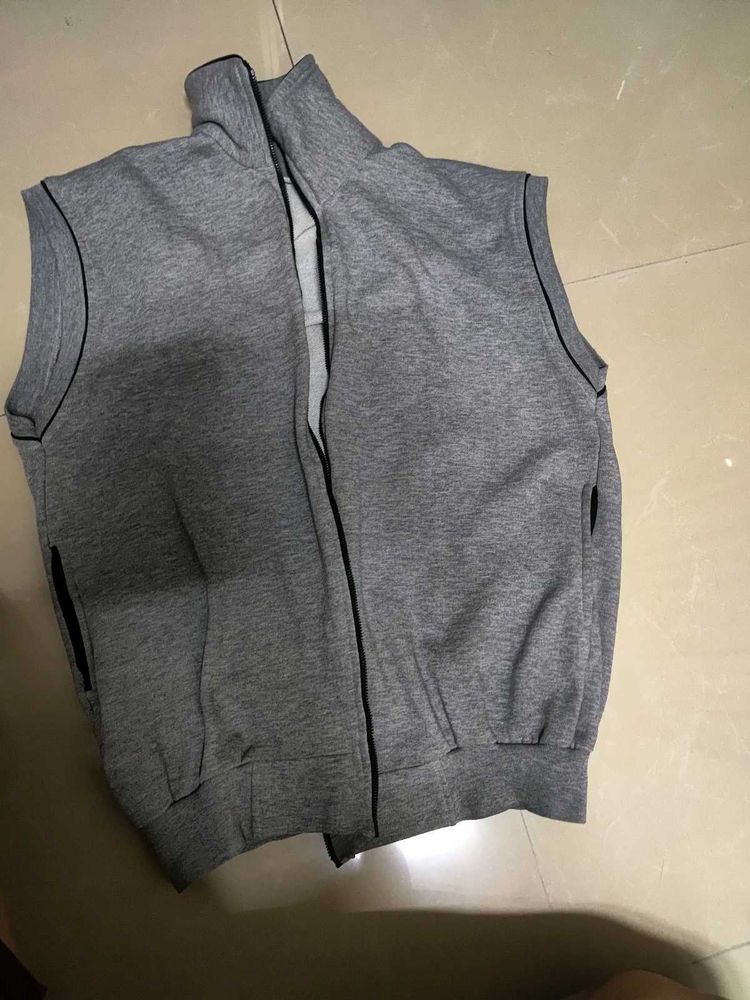 Gray Sleeveless Zip-Up Jacket