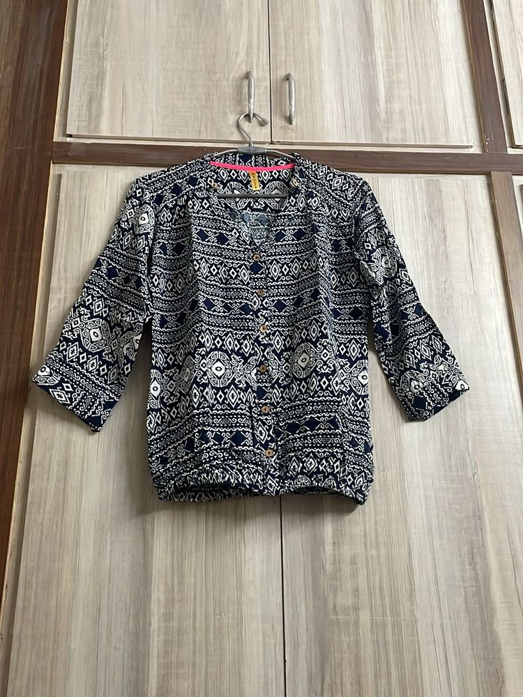 Patterned 3/4 Sleeve Top