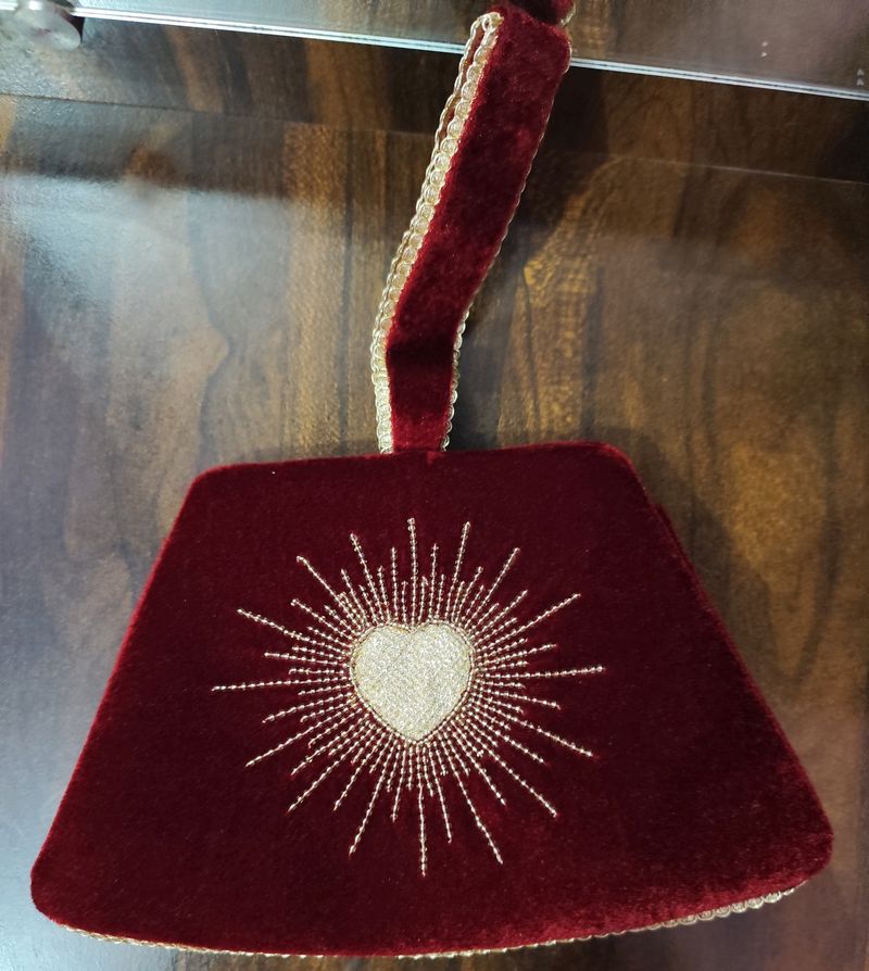 Charlotte Tillbury Velvet Potli