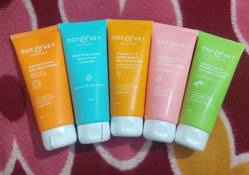 Dot &amp; Key Face Wash