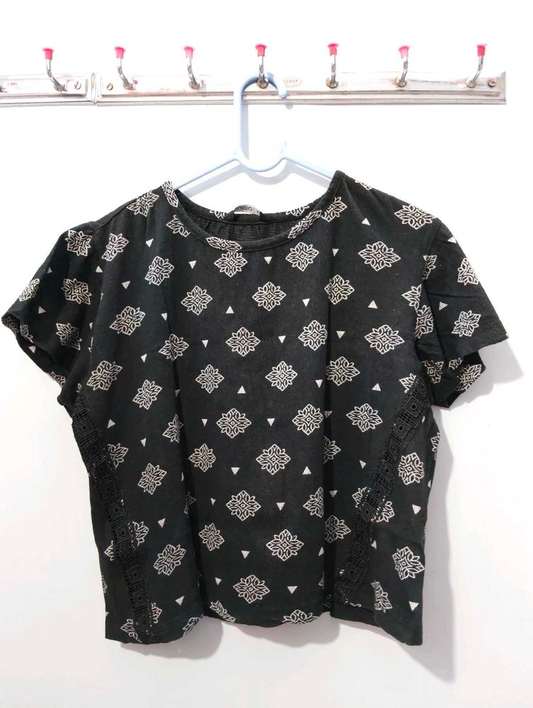Black Loose Crop Top