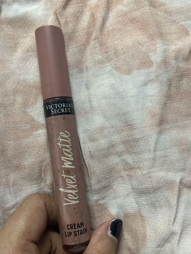 Victorias Secret Adored Lipstick