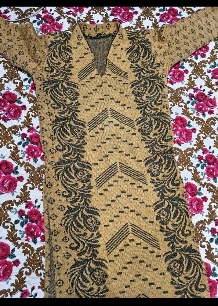 Elegant woolen kurta used multiple timez