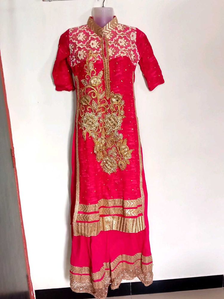 Elegant Pink &amp; Gold Salwar Kameez