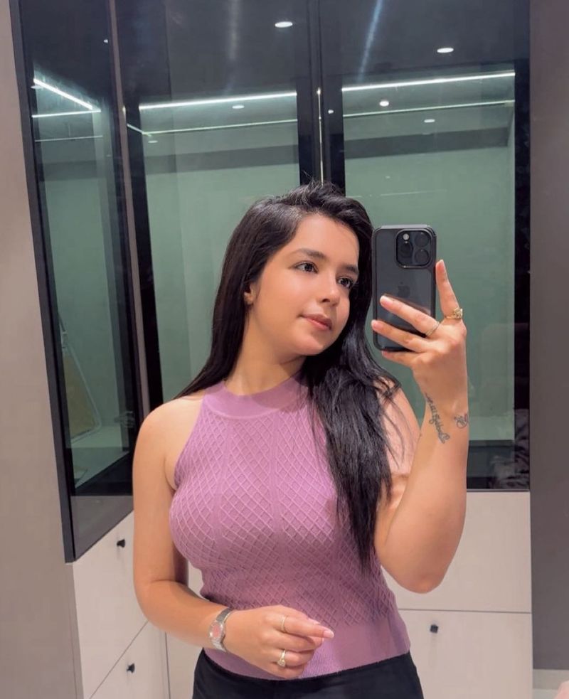 Chic Purple Knit Halter Top