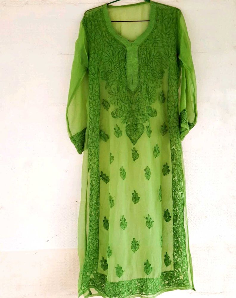 Trendy Chickenkari Kurthi 💚💚