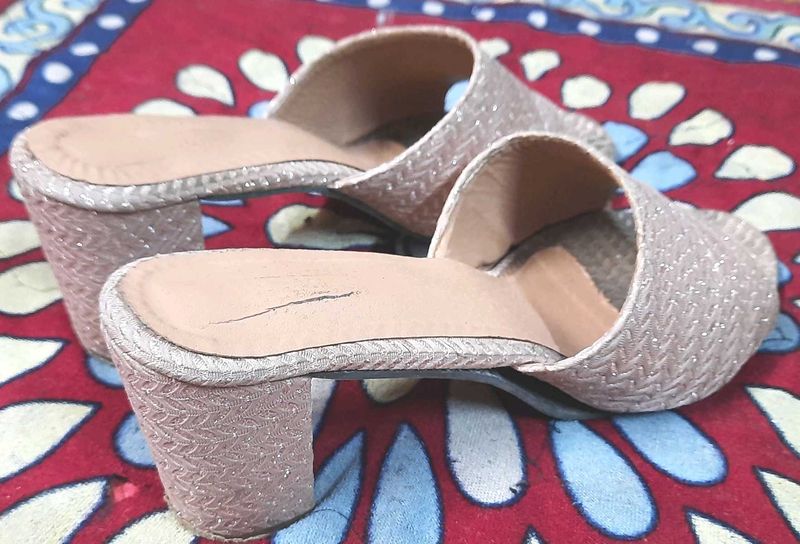 Women Stylish Block Heal Shimmer Sandal
