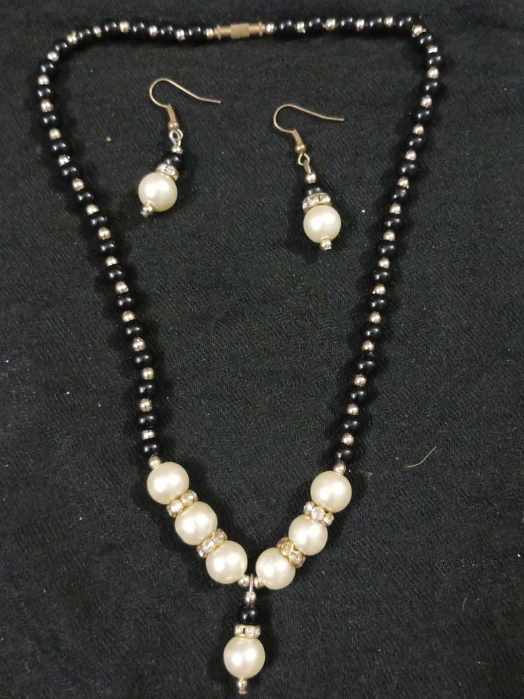 Elegant Pearl Necklace &amp; Earring Set