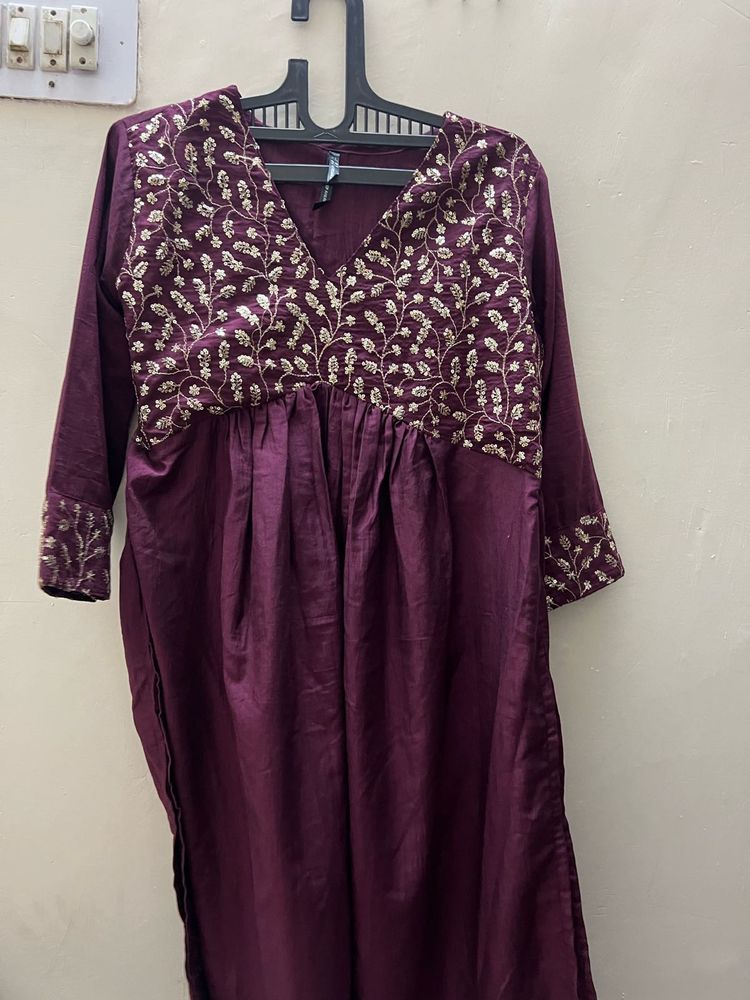 Women Embroidered Straight Kurta Set
