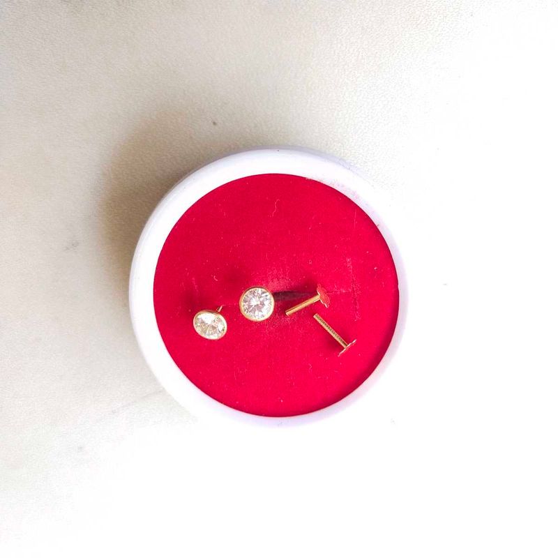 22K Pure Gold Dimond Nose Pin/Earrings in screw