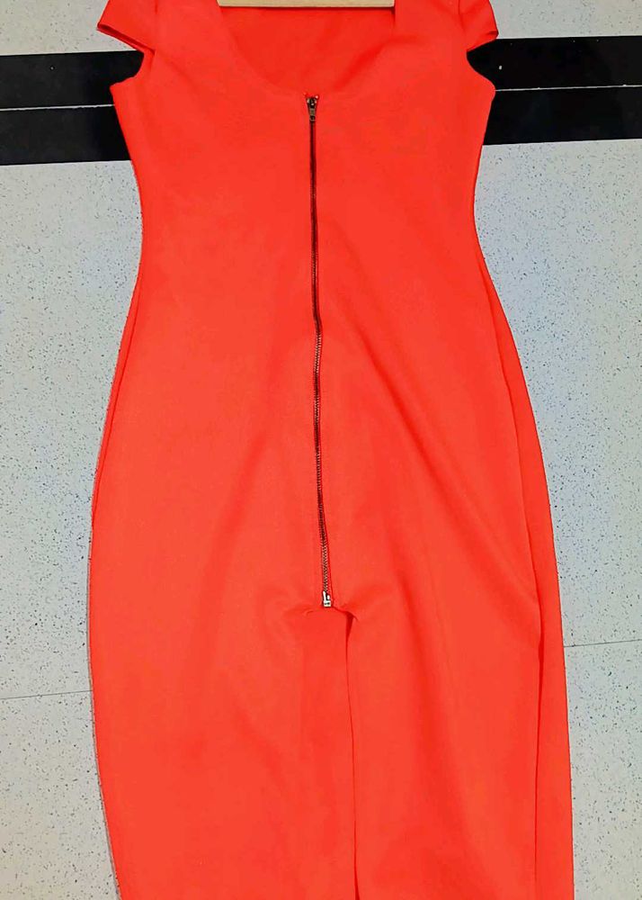 Middi With Front Chain Brought Neck