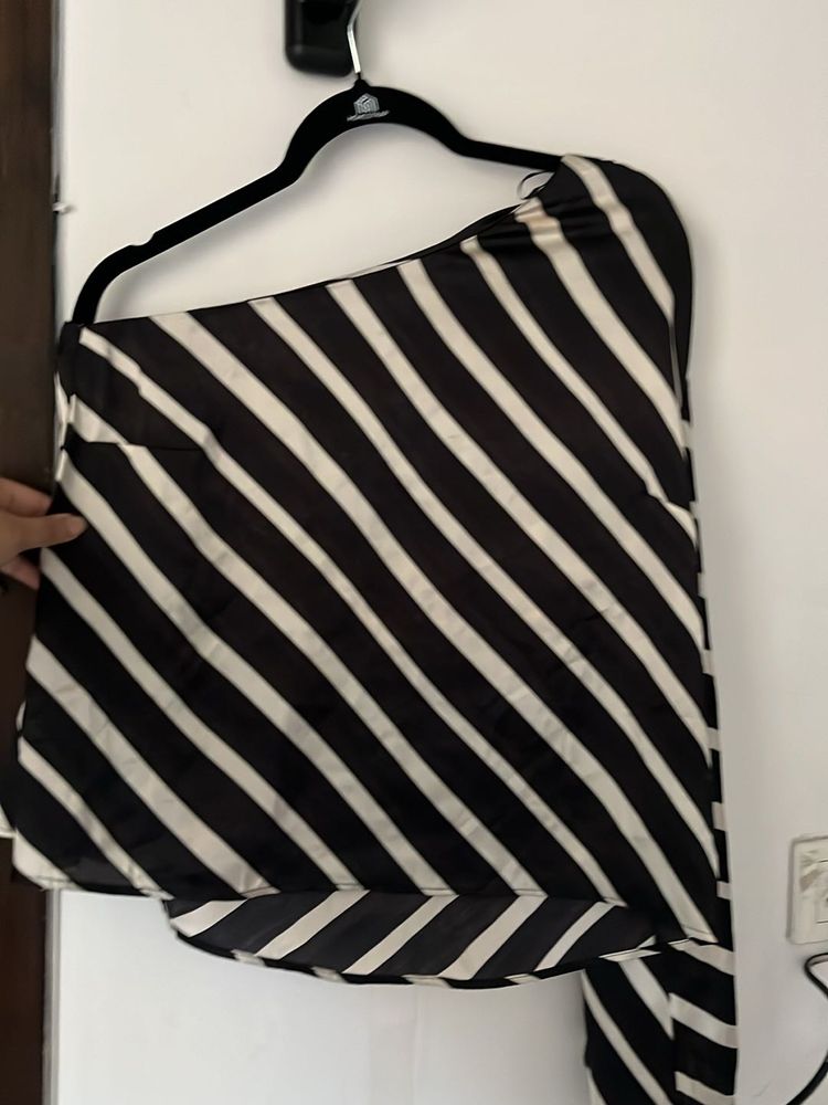 H&amp;M Stripped One Shoulder Top