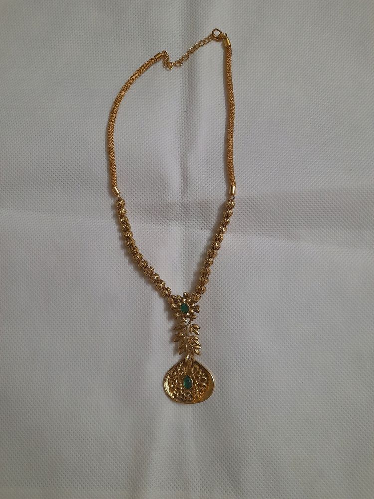 Design Necklace Set with long earrings