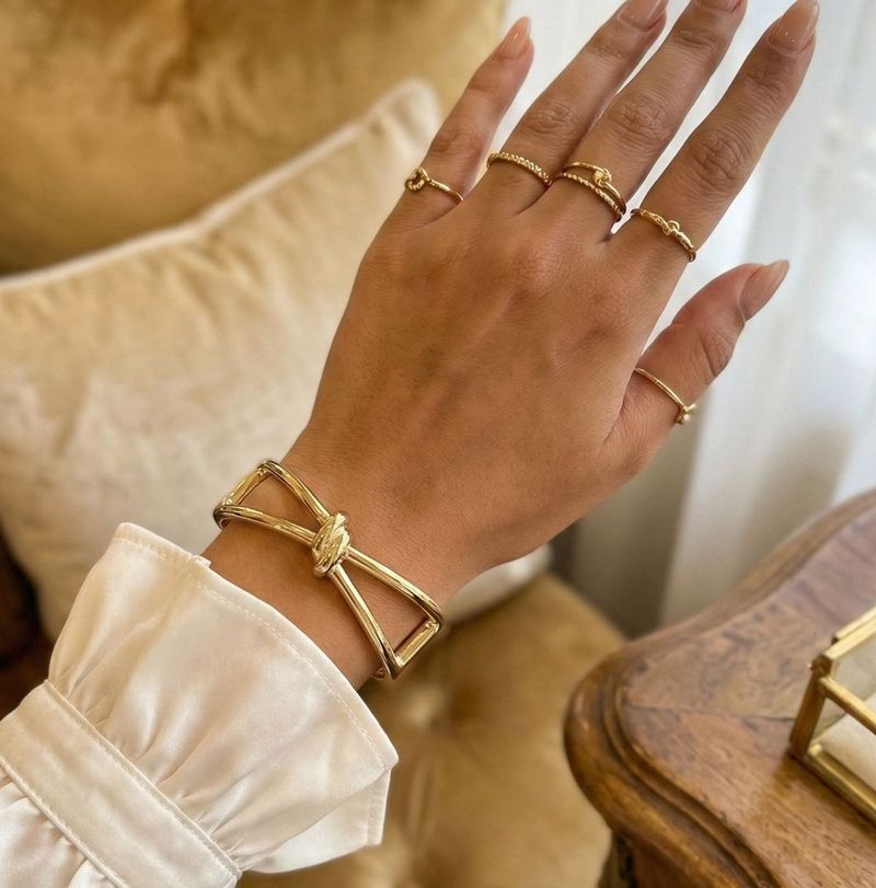 ANTI-TARNISH Gold Bow Bangle Bracelet