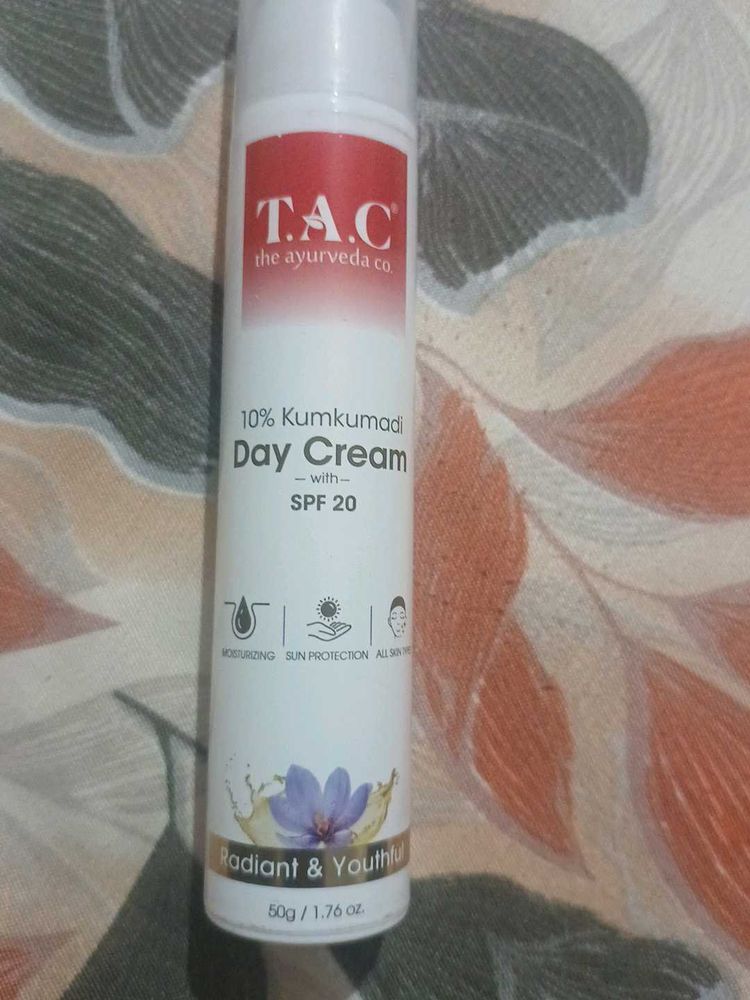 T.A.C Kumkumadi Day  SPF 20 &amp; Night Cream