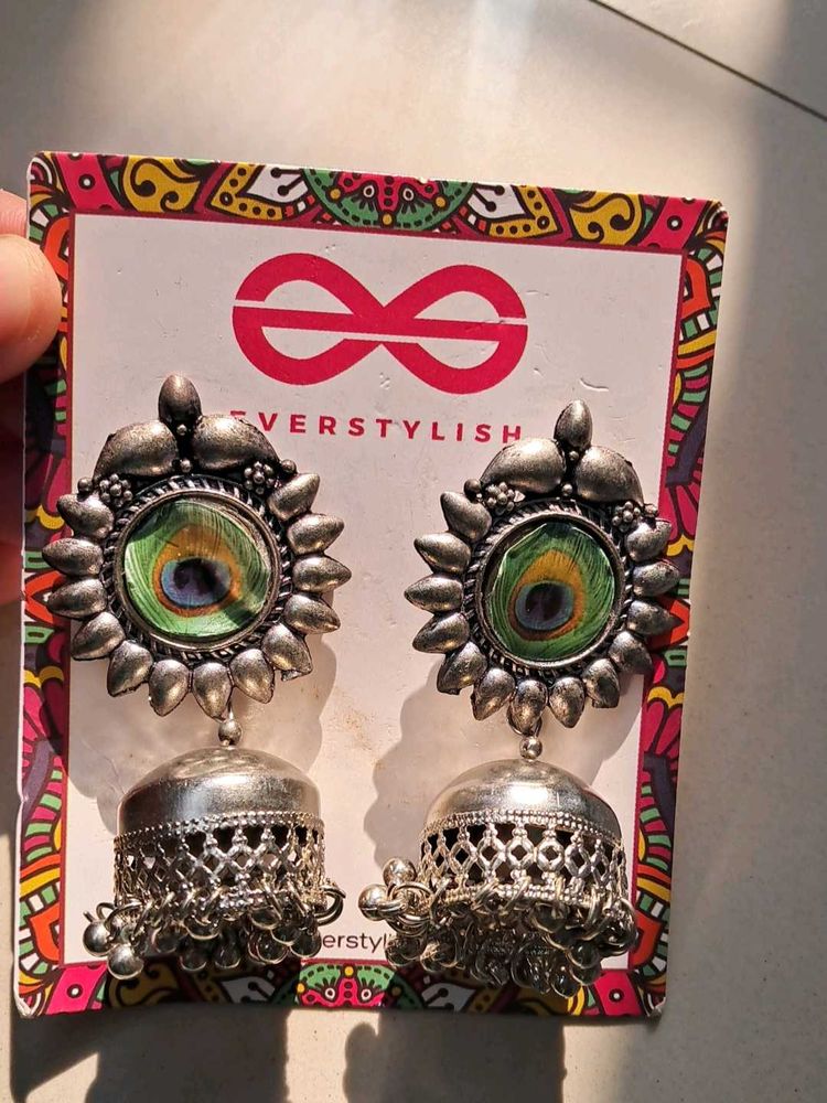Everstylish Jhumka Earrings