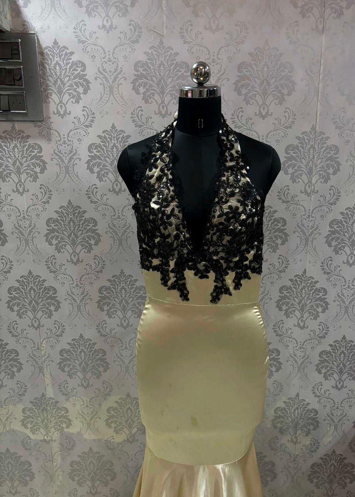 Elegant Black Lace Evening Gown