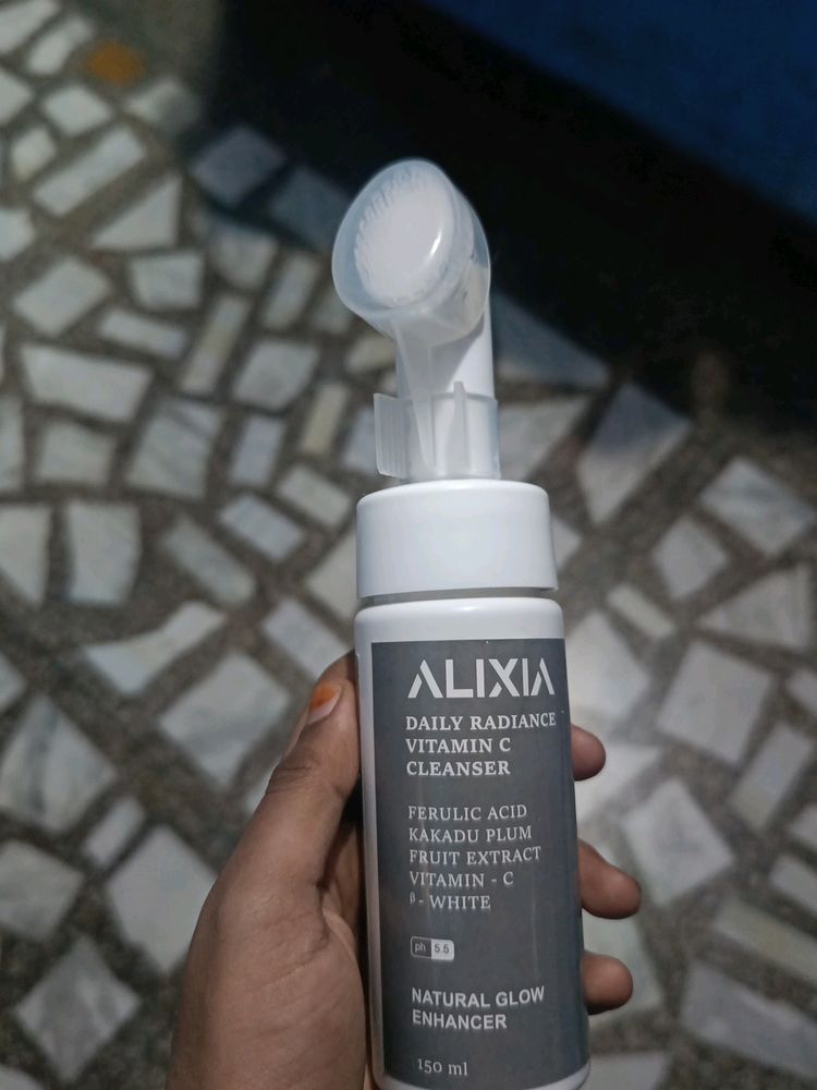 Alixia Daily Radiance Vitamin Cleanser