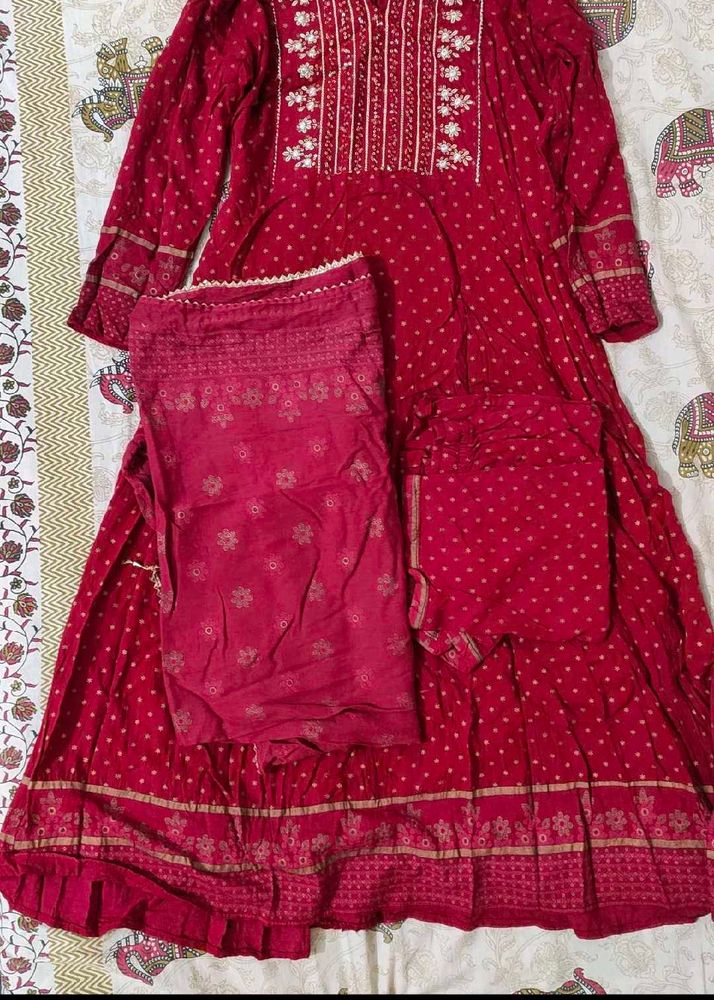 Red Anarkali Kurta Set With Dupatta (Women&#39;s)