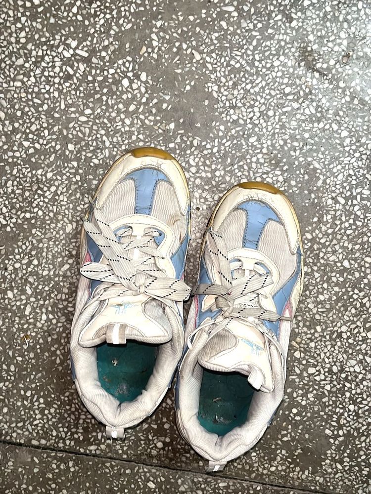 Pre-Loved Mode by Red Tape Sneakers