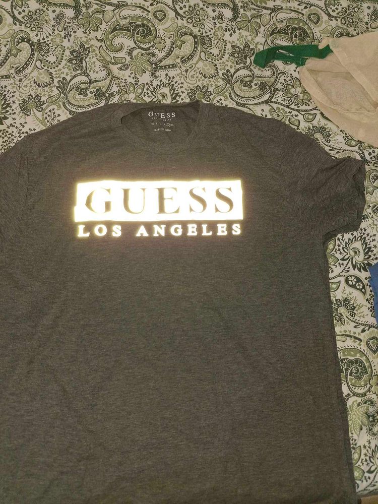 Guess Tshirt