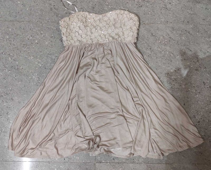 Forever New 90&#39;s Inspired Diva Flare Mini Dress