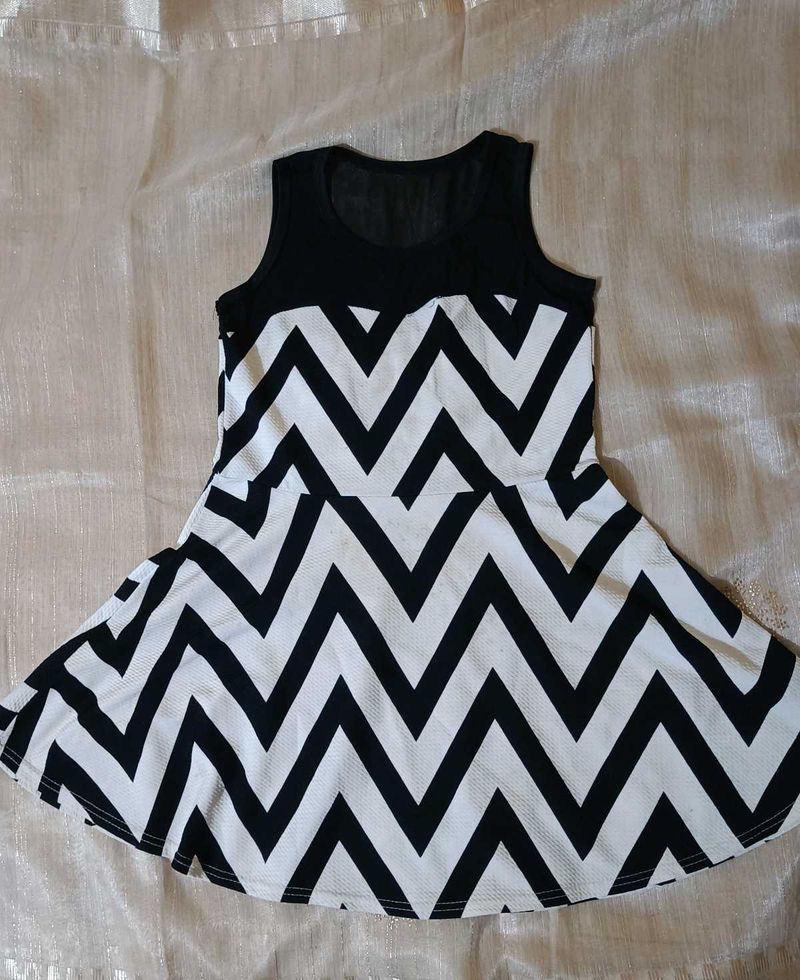 Woman cute top/ short dress xl upto