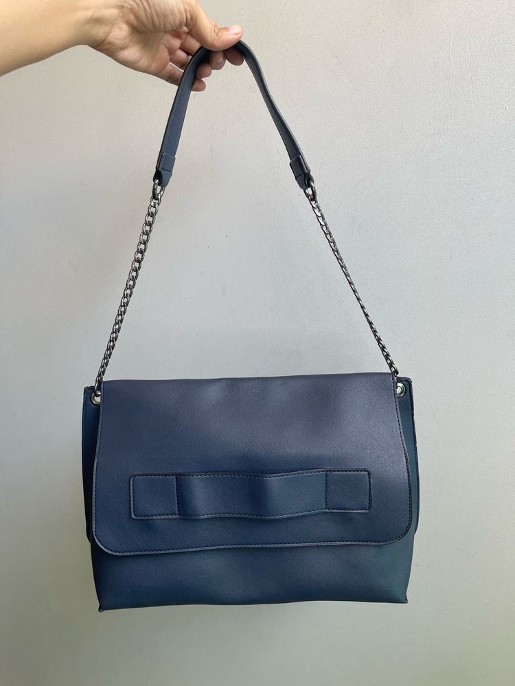 Stylish Navy Blue Chain Bag