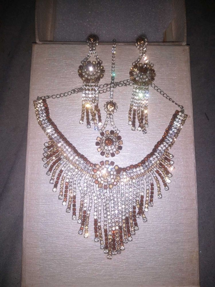 Beautyful Neckless Set With Great Pearls Work...