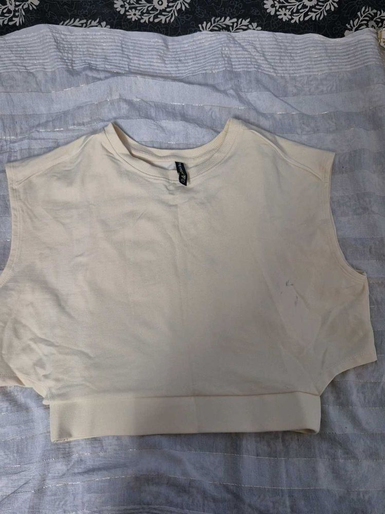 H&amp;M Cream Sleeveless Top