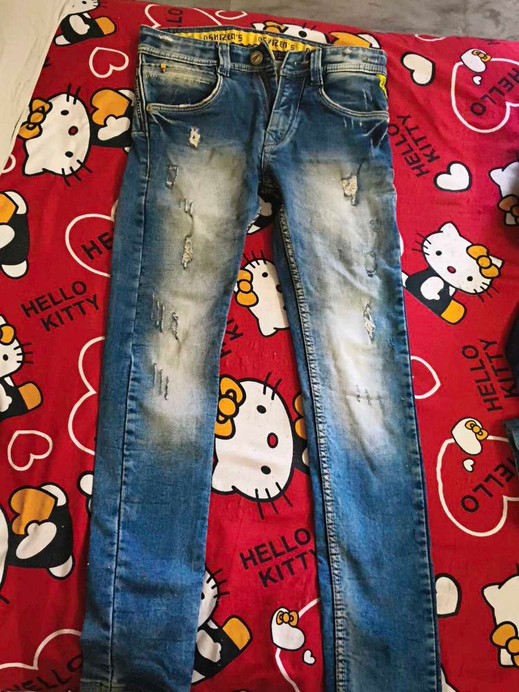 Distressed Denim slim fit Jeans