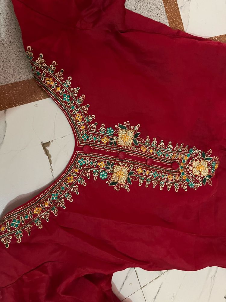 beautiful red and green combination shuit