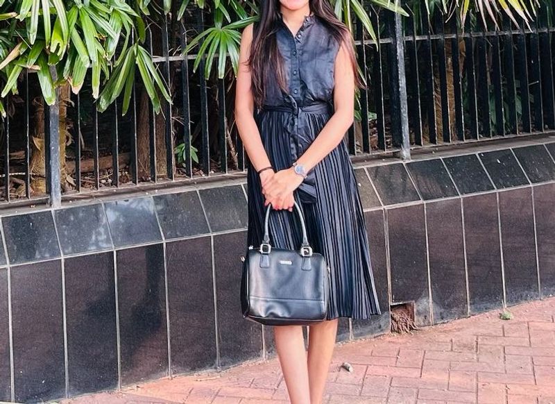 Chic Black Pleated Midi Dress