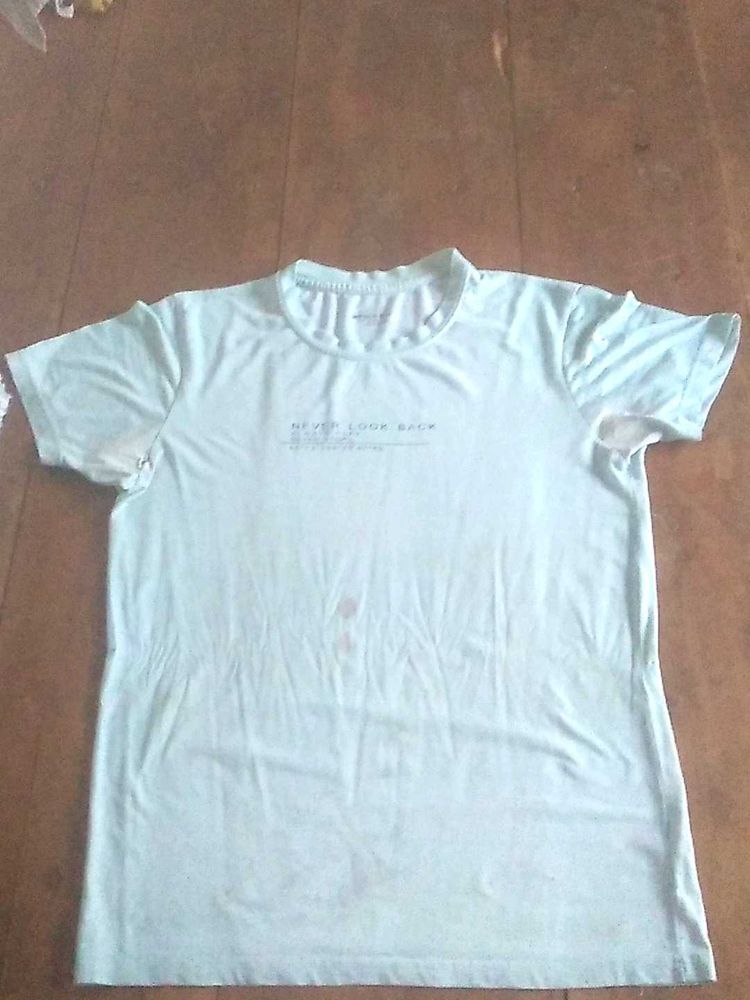 T- Shirt