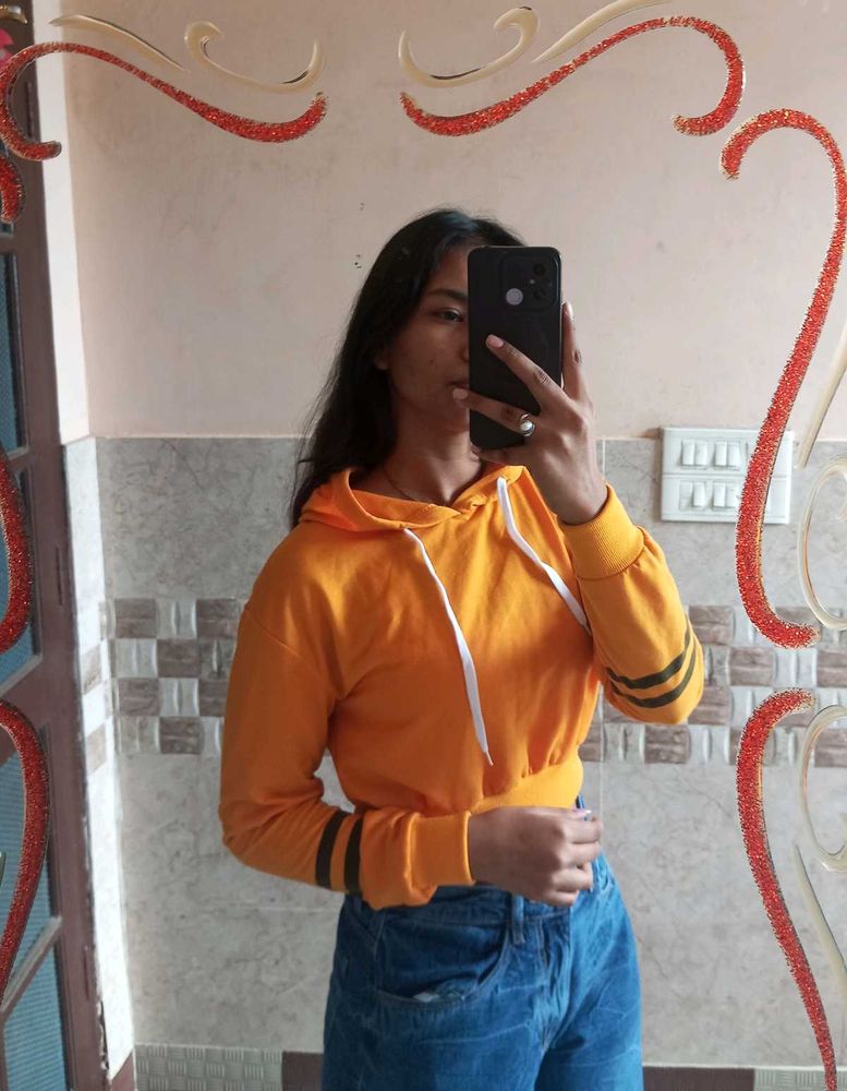 Mastard Cropped Hoodie