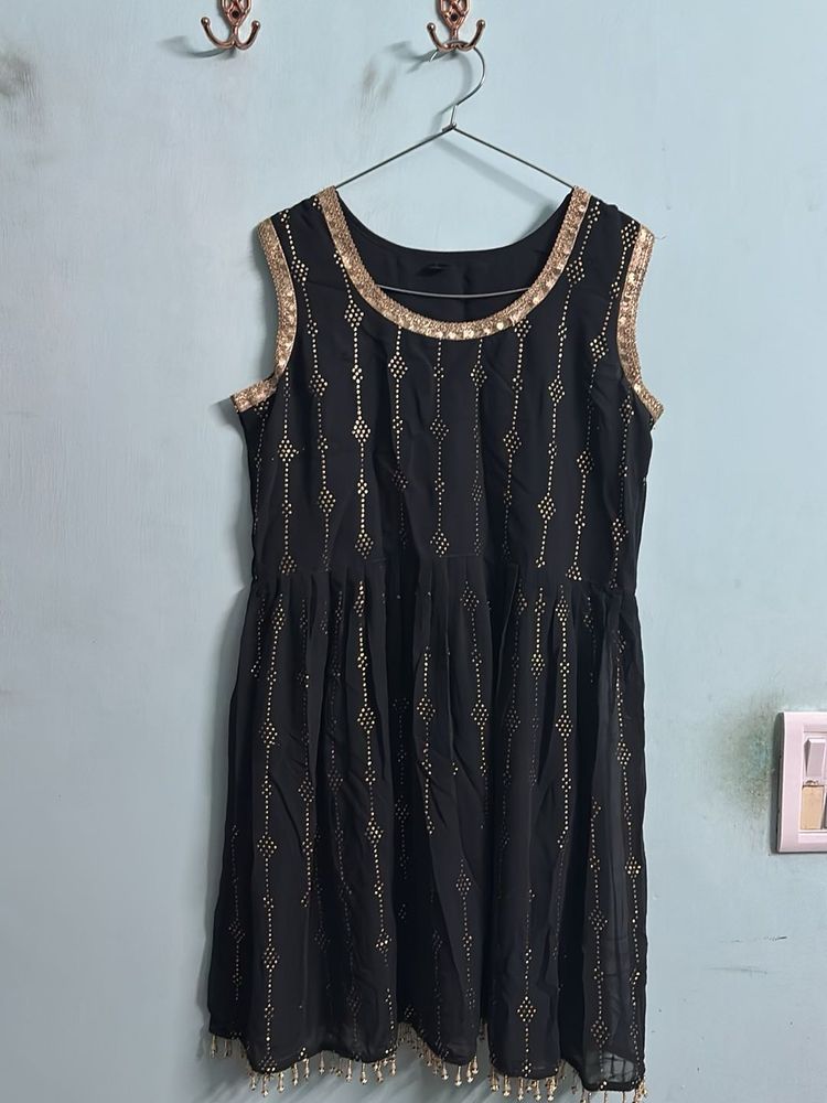 Women Sequinned Kurti With Sharara,Dupatta&amp;Sleeves