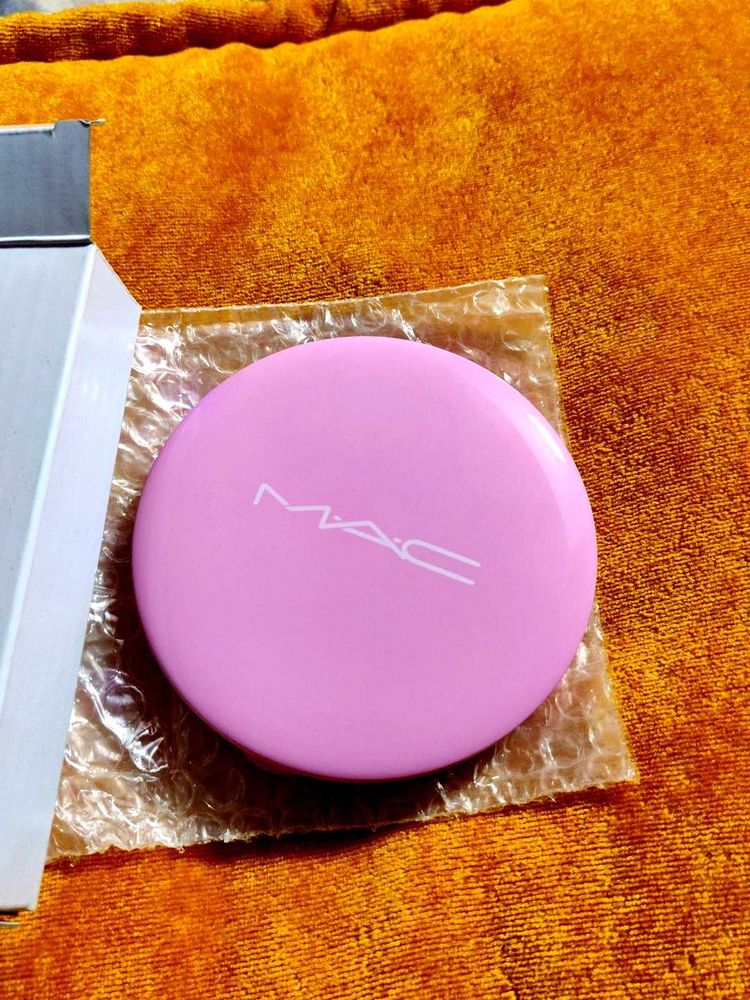 Mac LED compact mirror