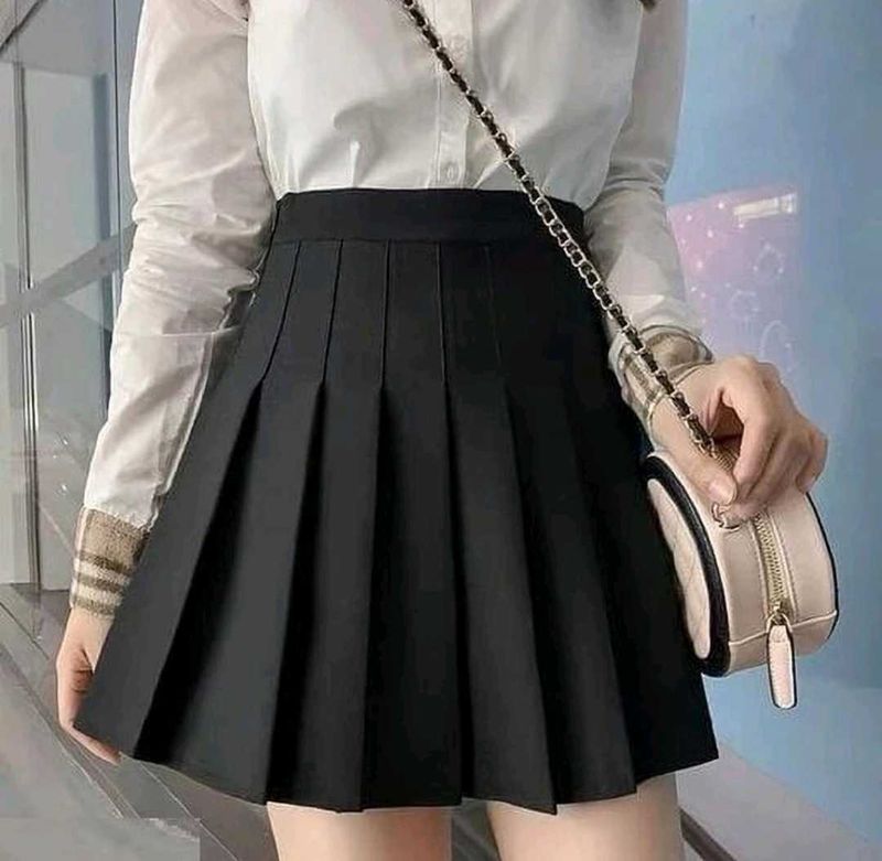 Savana Pleated Black Mini Skirt(FREE HAIR BOW)