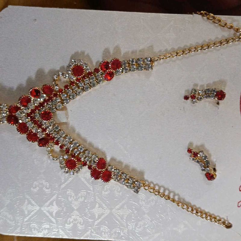 Red &amp; Silver Necklace Set
