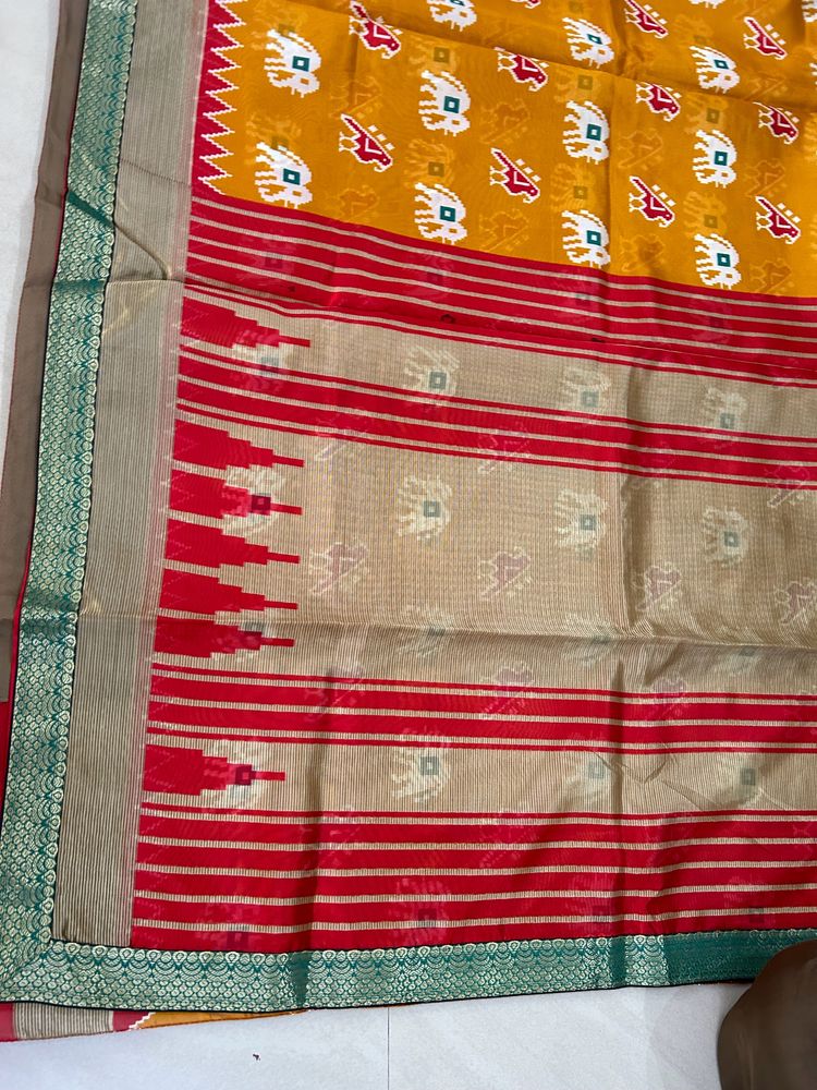 South Silk Saree With Ready Made Blouse