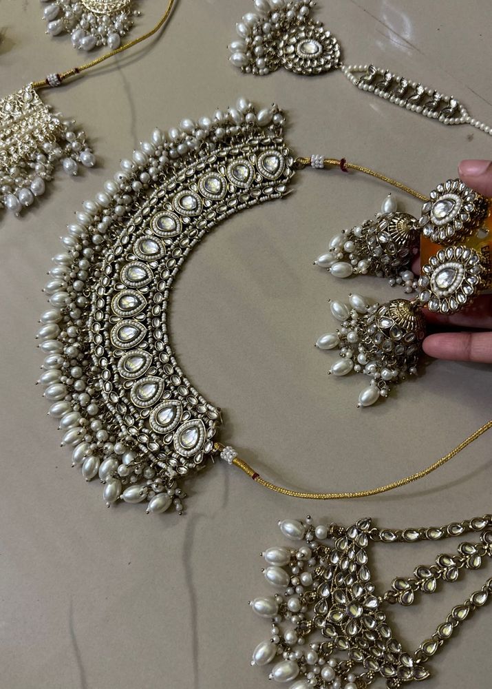 Unused high quality kundan set