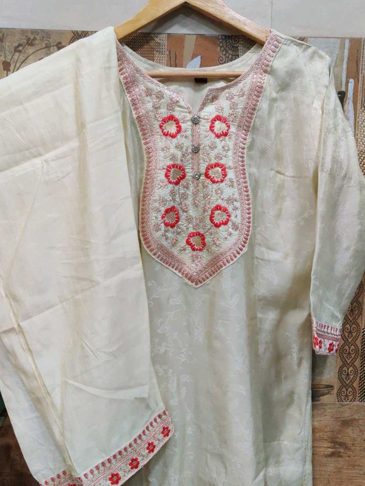 UNUSED brocade suit XL