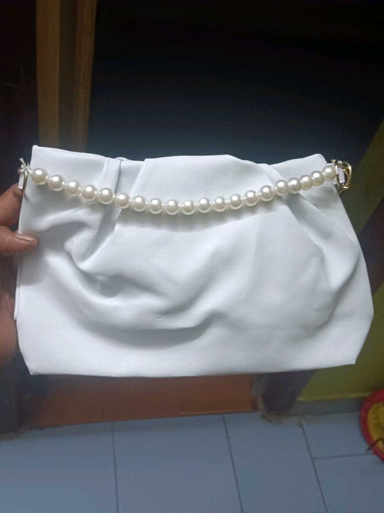 New Elegant White Clutch Mirragio