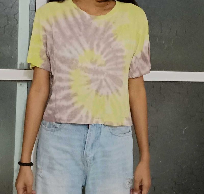 CROP TSHIRT WITH FREE GIFT