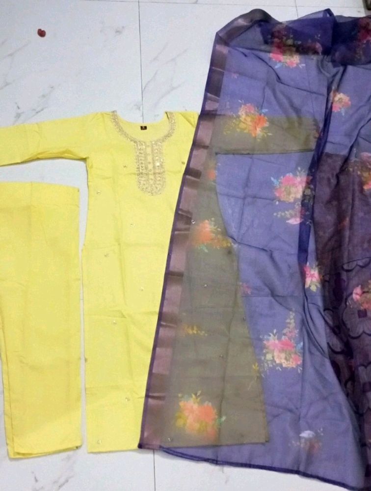 New/Unused Embroidered Kurta Set With Dupatta