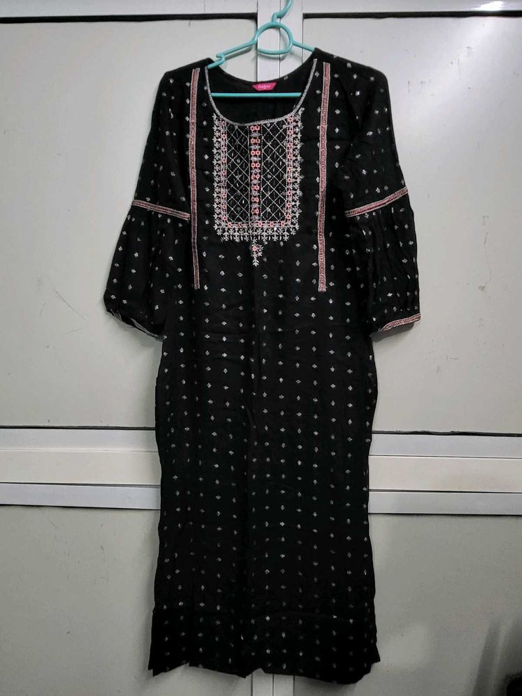 Elegant Black Embroidered Kurta