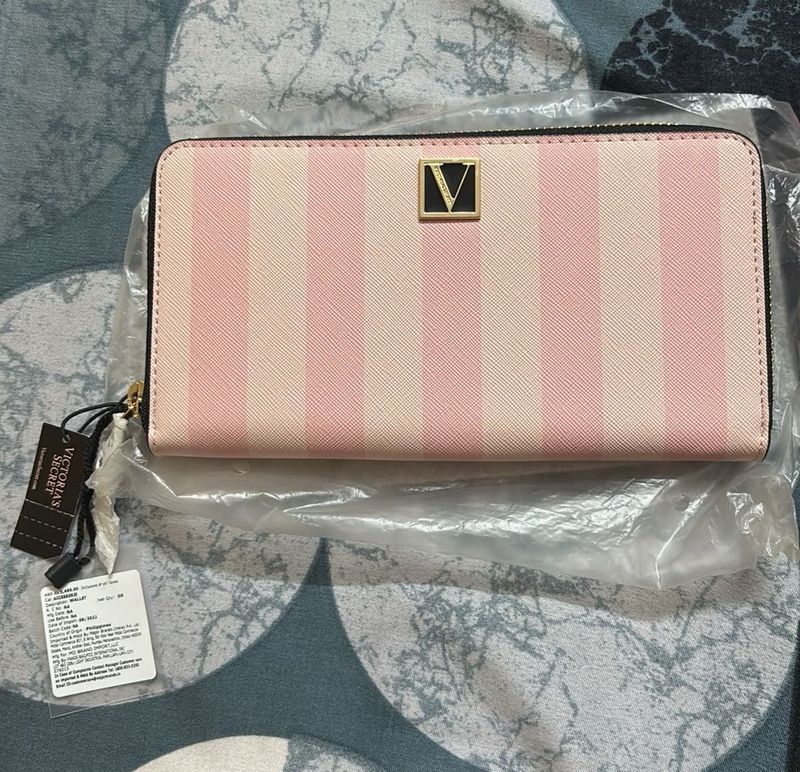 Victoria&#39;s Secret Wallet