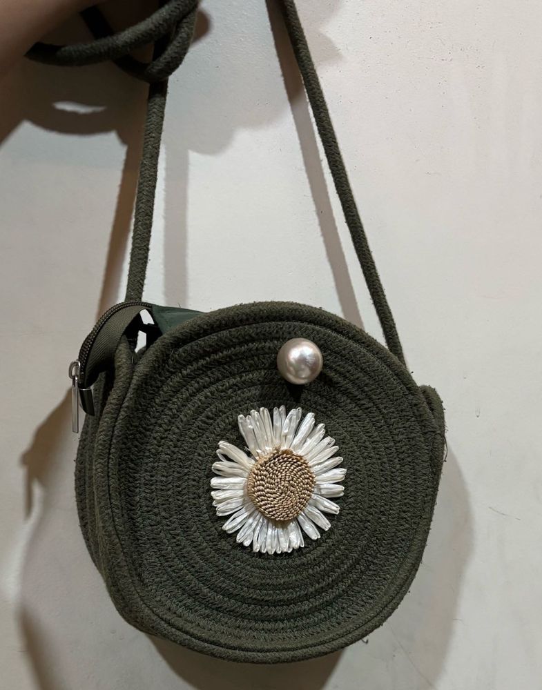 Olive Bag Daisy Circle Sling