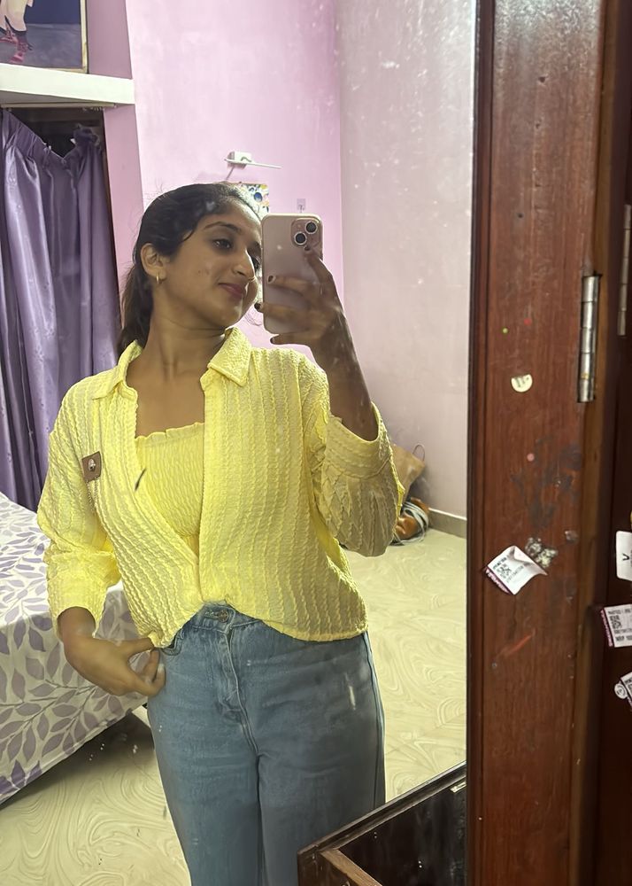Pretty cute pastel yellow top!!!💛💛💛💛💛