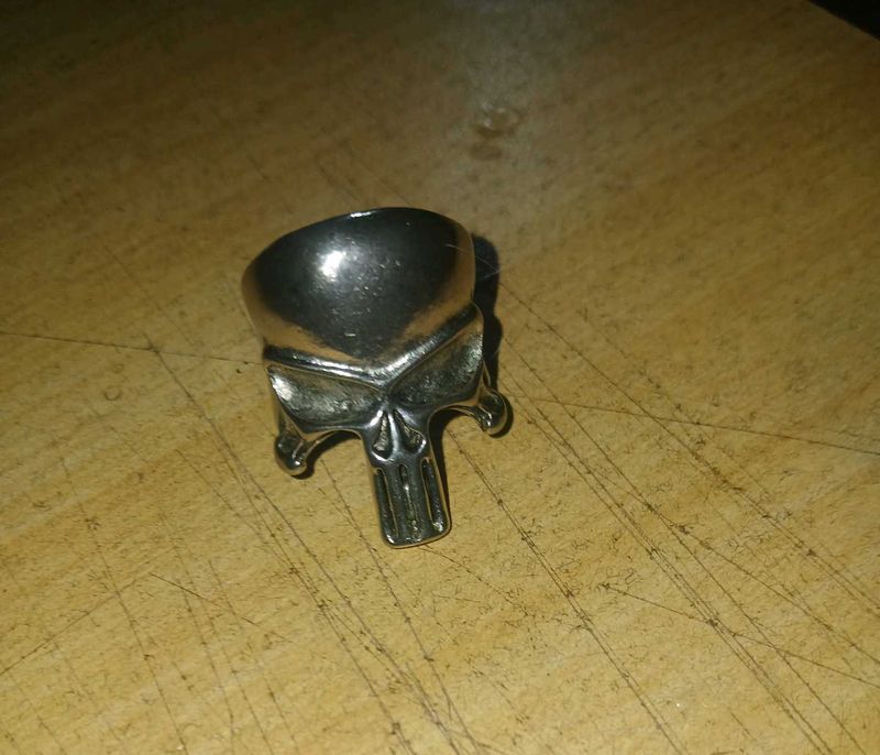 Gothic Skull Ring.